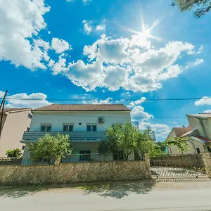 Brekalo , Pakoštane Horvátország